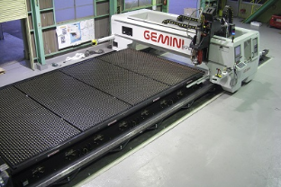 GEMINI 鋼板プラズマ切断・ドリル・ミーリング加工複合機 G32HPE（FICEP)